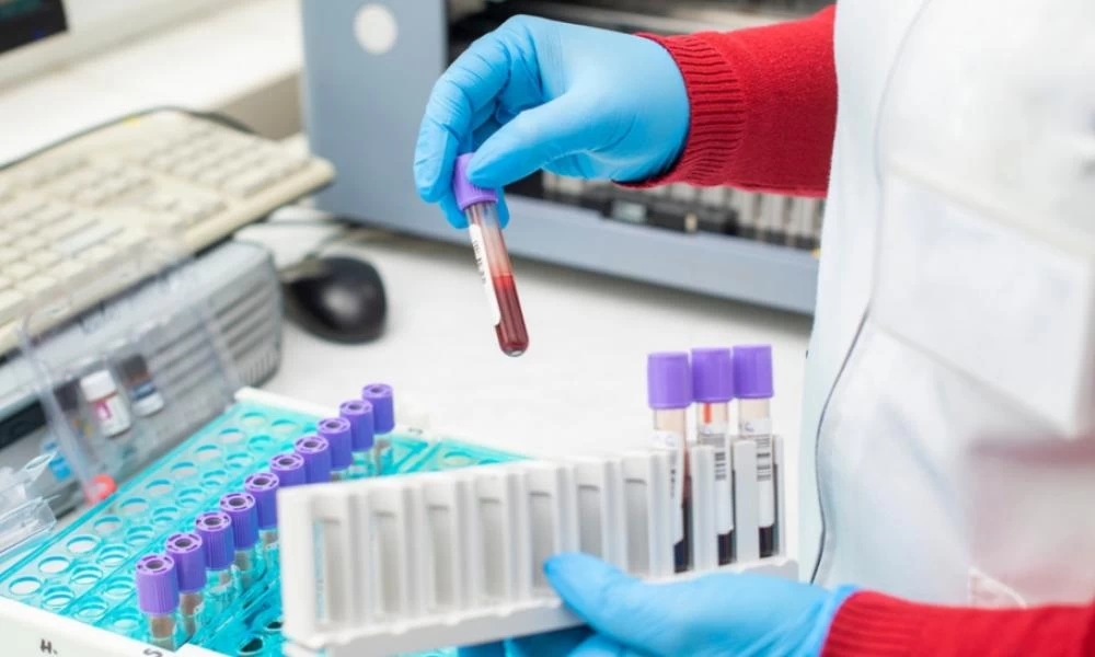 Νέος συναγερμός για τον κορονοϊό: Εντοπίστηκε στην Αφρική στέλεχος με 34 μεταλλάξεις